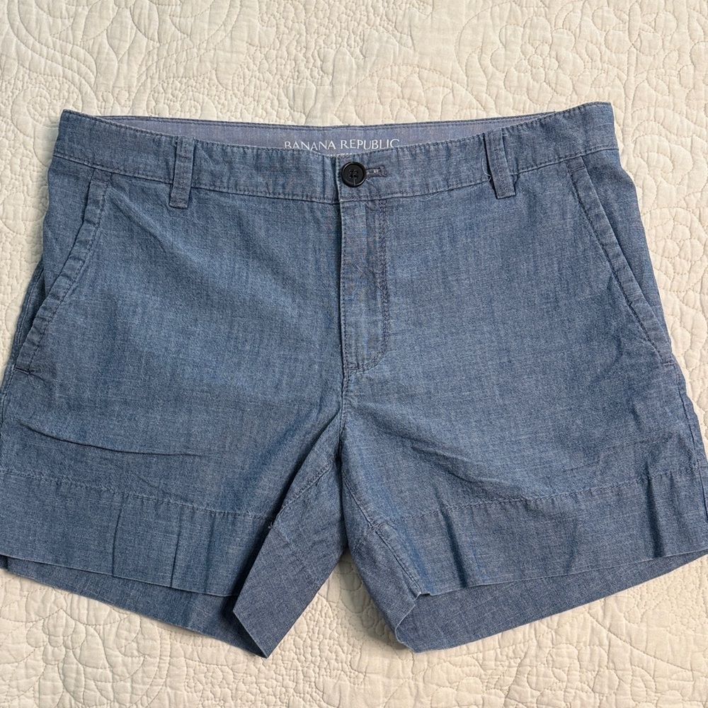 Banana Republic Women’s Light Blue Flat Front Shorts